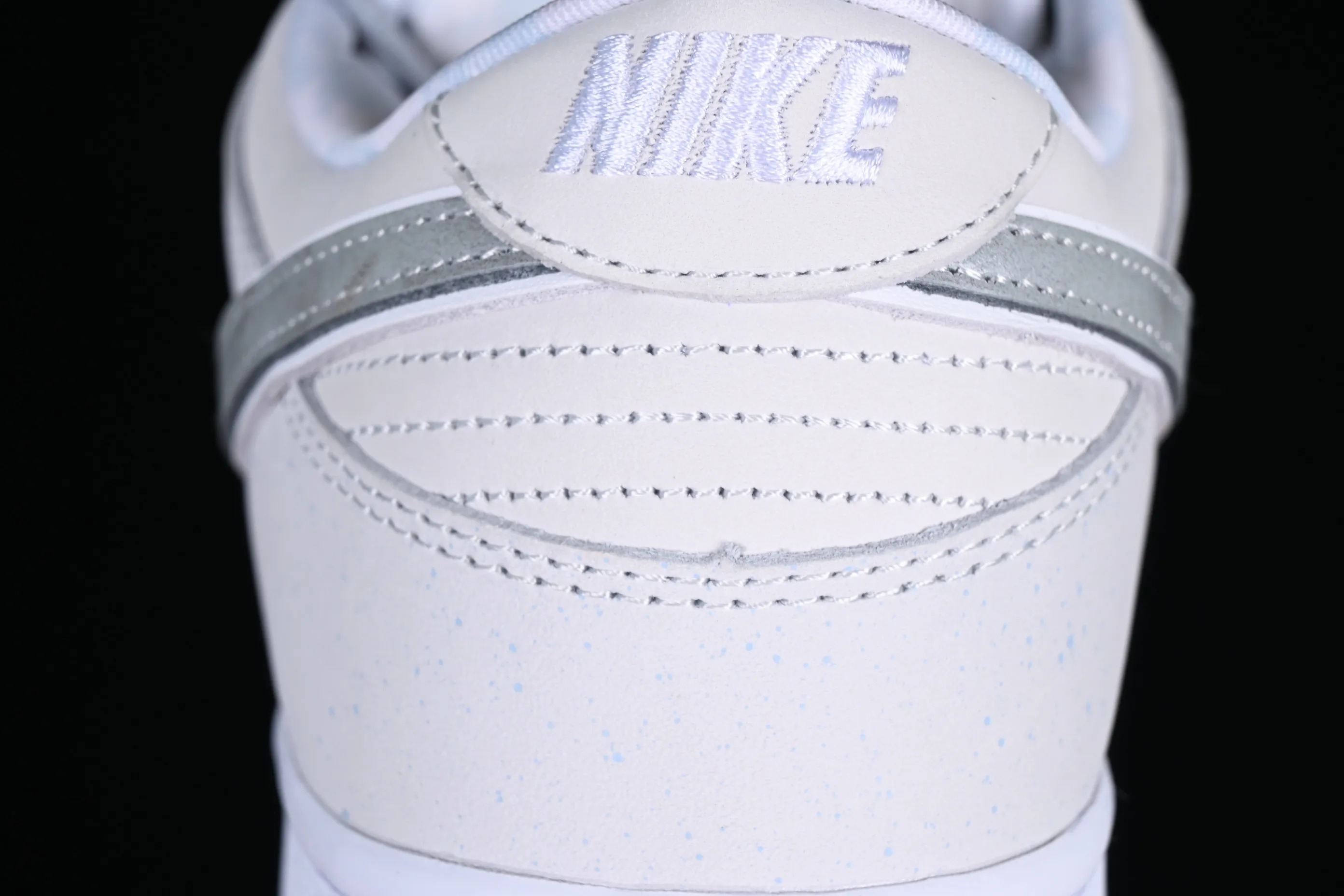 All Categories Nk SB Dunk Series Nk SB Dunk Low Low-top sneakers C version Concepts x Nk Dunk Low Pro SB "White lobster" full-layer white lobster SB low-top sports and leisure sneakers FD8776-100